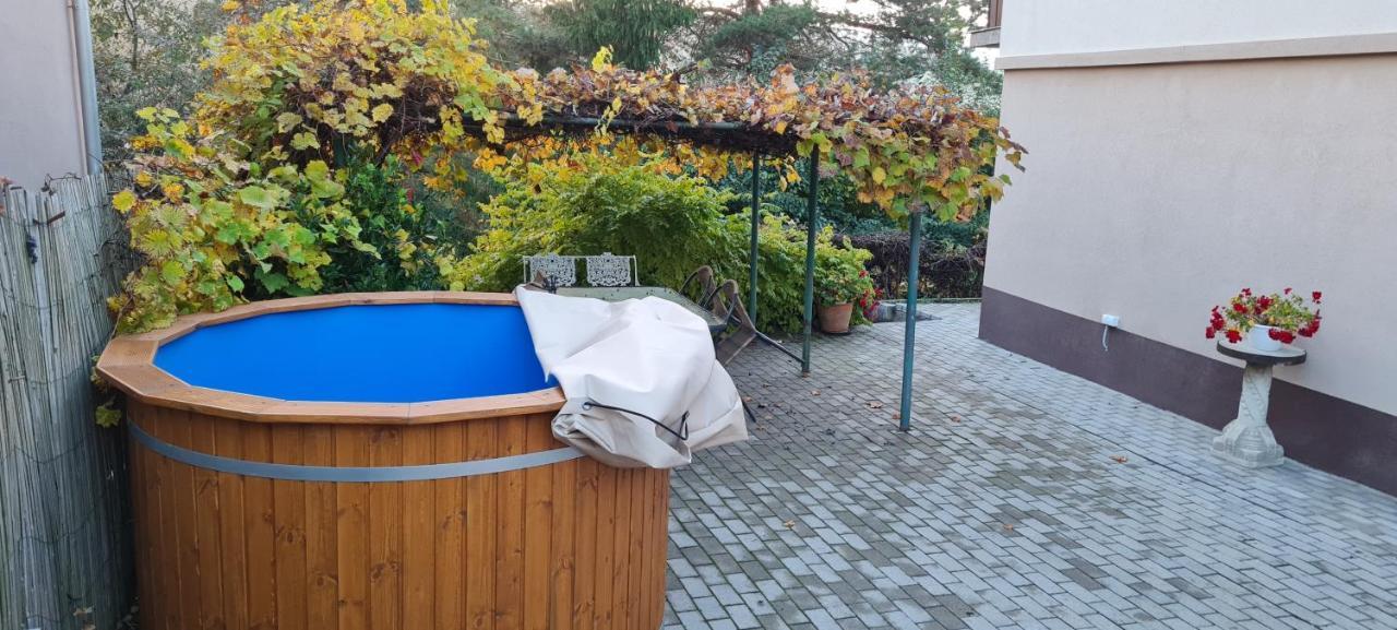 Lugas Apartman Miskolctapolca 2 Haloszoba Dezsa Es Jakuzzi Koezel A Barlangfuerdohoez Екстер'єр фото